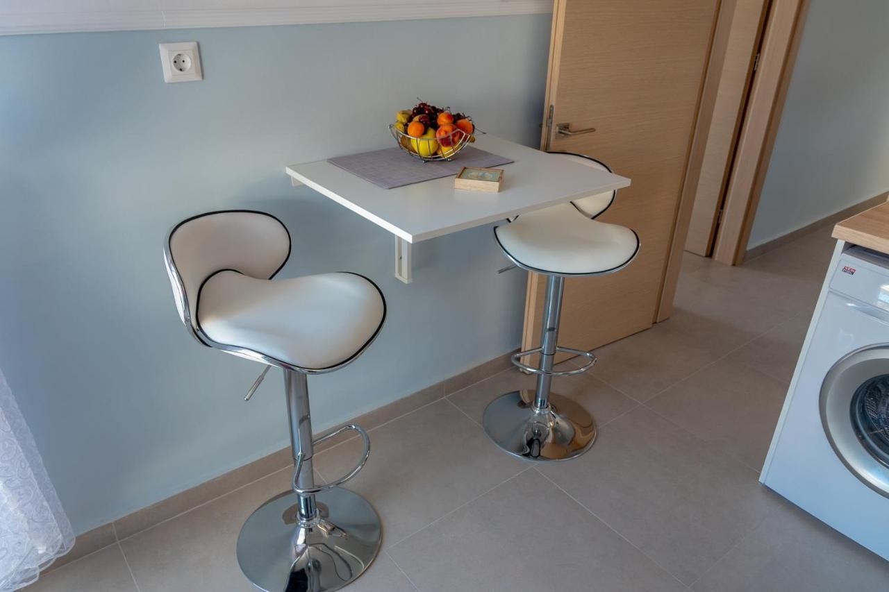 Dimi Seafront Apartment By Rentals Pro Services - Nea Moudania Exterior foto