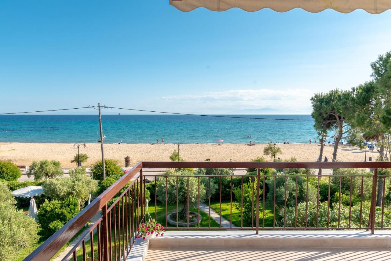 Dimi Seafront Apartment By Rentals Pro Services - Nea Moudania Exterior foto