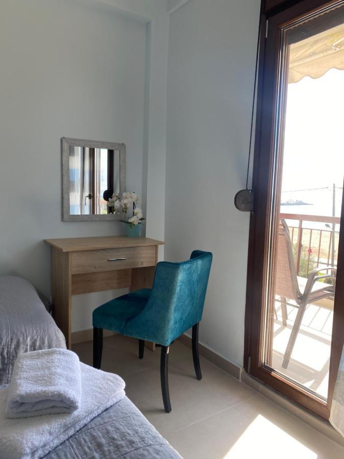 Dimi Seafront Apartment By Rentals Pro Services - Nea Moudania Exterior foto